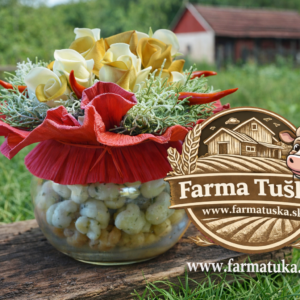 Syrová torta – kytica vo váze guľa z farmy Tuška v obci Kosorín na Slovensku, originálny farmársky darček z ručne vyrábaných syrov