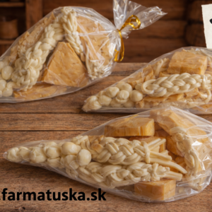 Darčekové balenie parených syrov 500 g – korbáčiky, oštiepok, pareničky