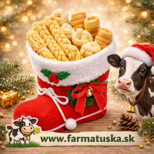 Mikulášska červená čižmička plná syrových uzlíkov, pareničiek a korbáčikov pre deti